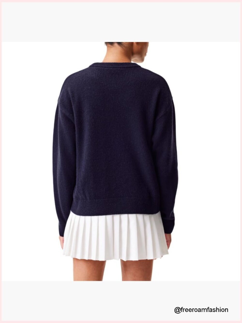Cashmere Blend Crewneck Pullover Sweater with Crocodile Design - Picture 3 of 6
